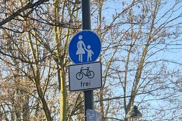 Mehr über den Artikel erfahren Schulweg